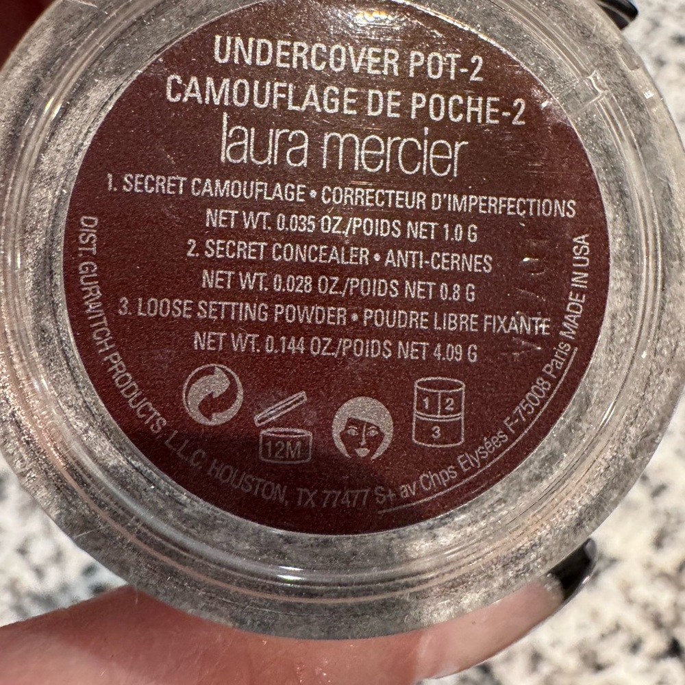 Laura Mercier Loose Setting Powder - Cream and Brown - Picture 3 of 5